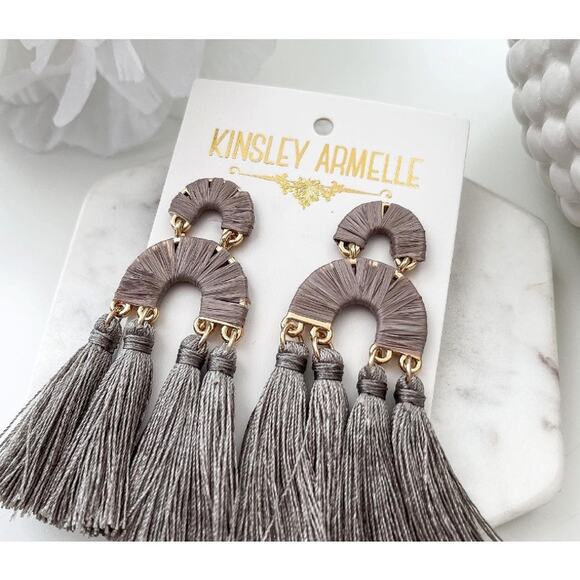 RETAIL $50 Kinsley Armelle Pavlova Collection Misty Earrings Fringe Earrings*NEW - Picture 2 of 2